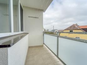 Prodej bytu 4+1, 64 m², Lesná