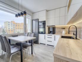 Prodej bytu 4+1, 87 m², Plzeň, ul. Rabštejnská