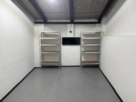 Pronájem garáže, 18 m2, v Krupé