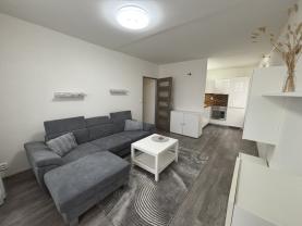 Pronájem bytu 2+kk, 42 m², Beroun, ul. Lidická, lodžie
