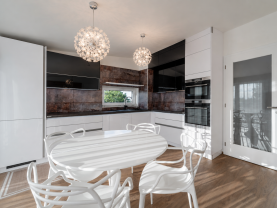 Prodej bytu 5+kk, 112 m², Ořech, ul. Karlštejnská, terasa