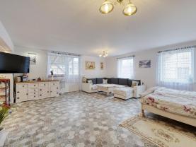Prodej apartmánového domu - penzionu, 359 m², Strážov