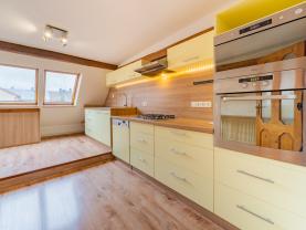 Prodej bytu 3+1, 140 m², Cheb, ul. Karlova