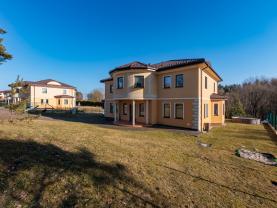 Prodej rodinného domu, 376 m², Nová Role, ul. Mezirolí