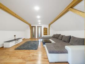 Prodej rodinného domu 5+kk, 198 m², Petlery