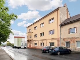 Prodej bytového domu 596 m2 v Oseku