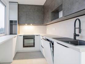 Prodej bytu 3+1, 74 m², Písek, ul. K Háječku