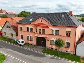 Prodej rodinného domu, 360 m², Cebiv